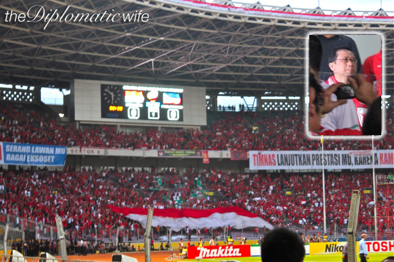 photos of indonesian flag 2011. massive Indonesian flag